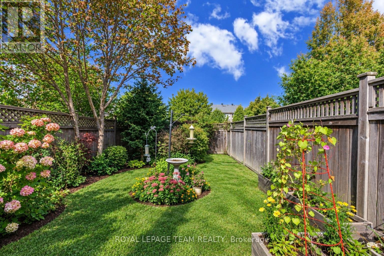 135 Gatespark Private Property Photo 34