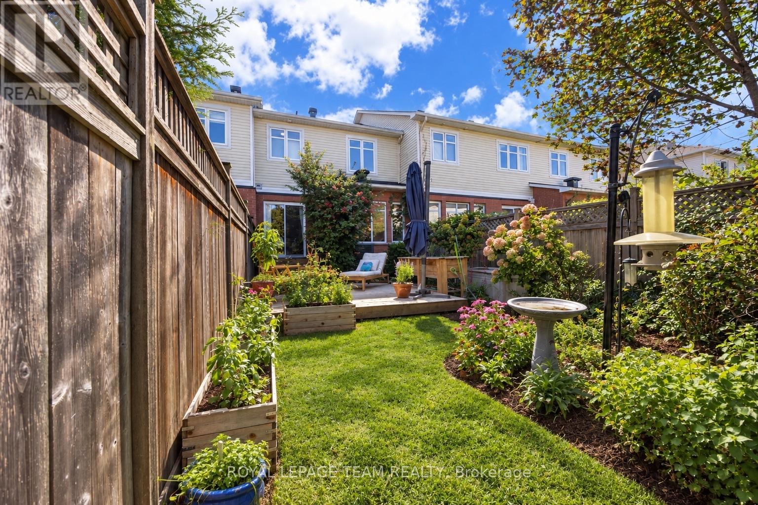135 Gatespark Private Property Photo 36