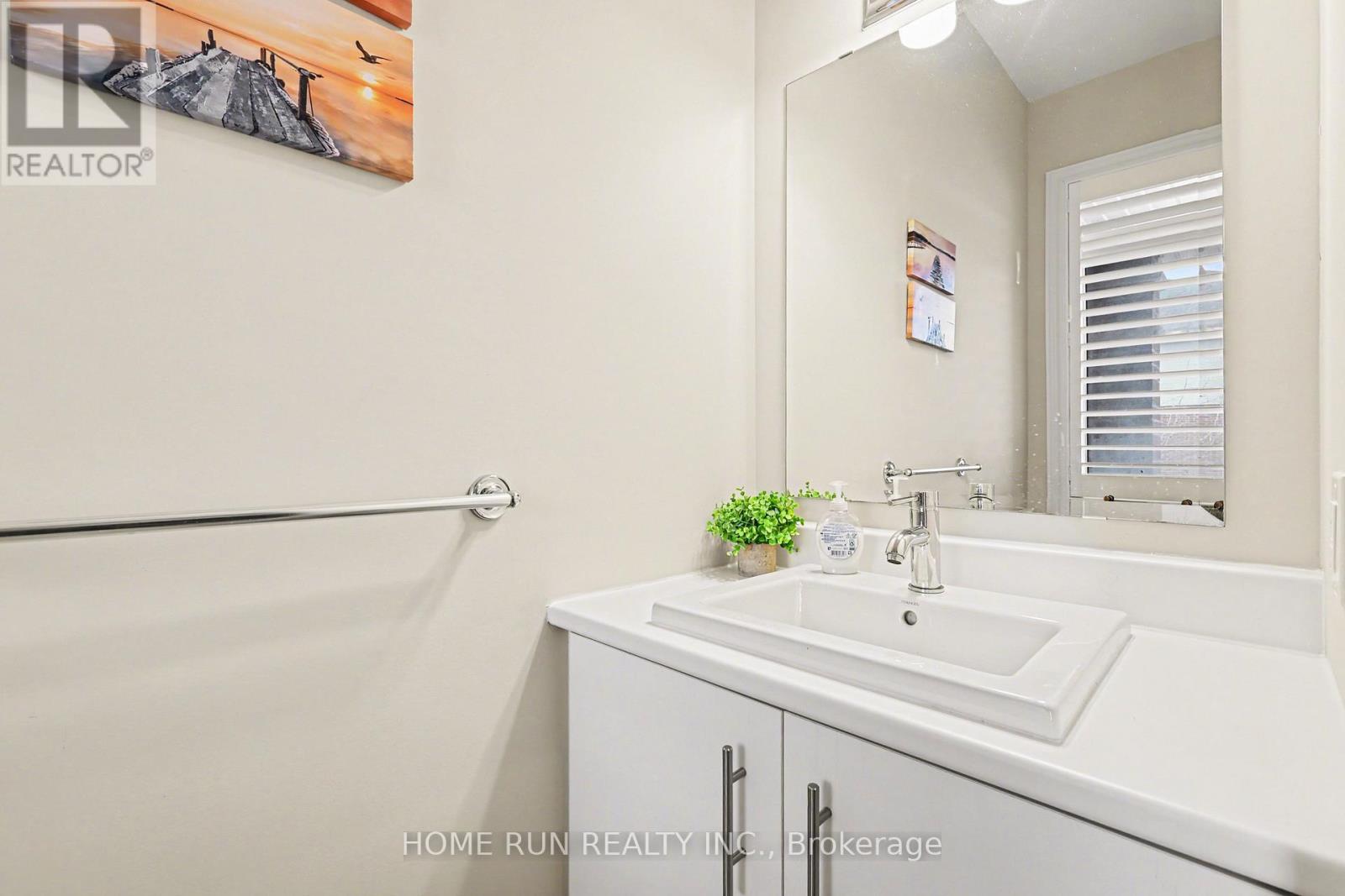 257 Dolce Crescent Property Photo 10