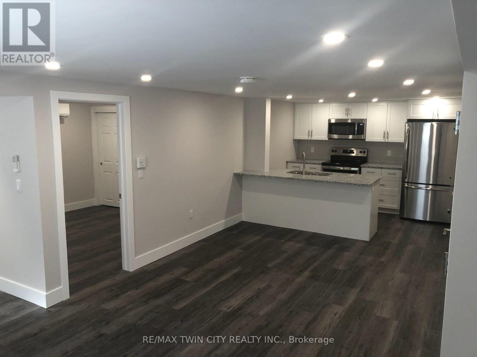 805 Rockway Drive Property Photo 9