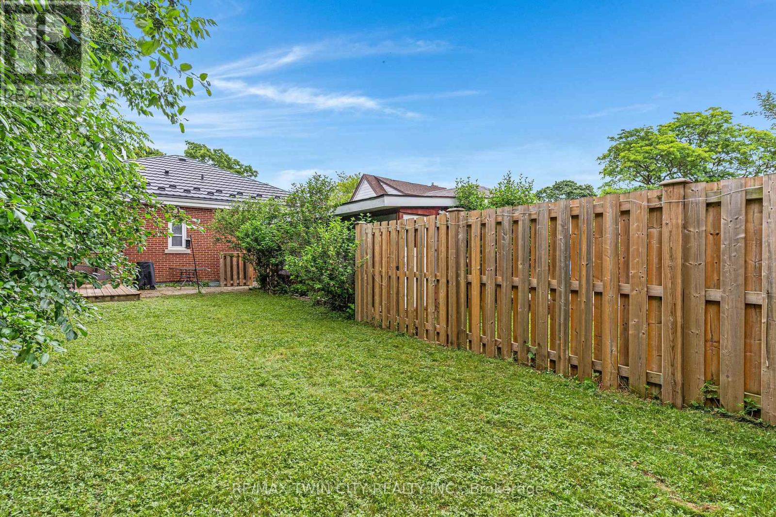 805 Rockway Drive Property Photo 21