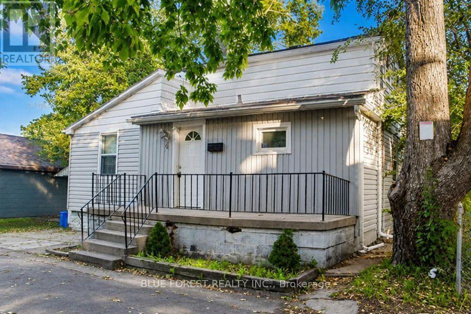 4 HENRY STREET Property Photo 1