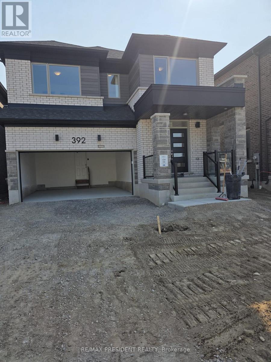 392 SANDYMOUNT STREET E Property Photo 1