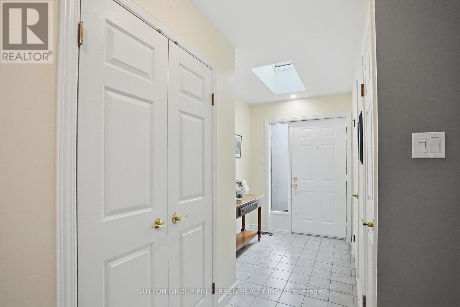 17 - 1500 Richmond Street Property Photo 3