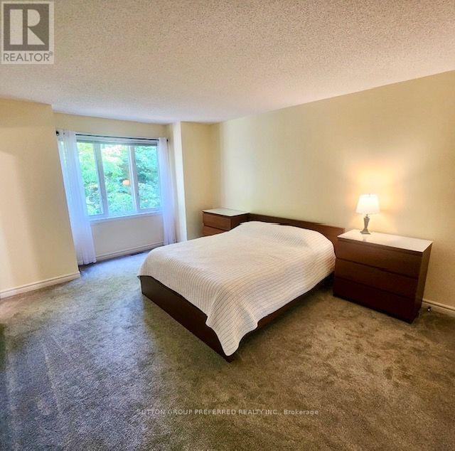 17 - 1500 Richmond Street Property Photo 20