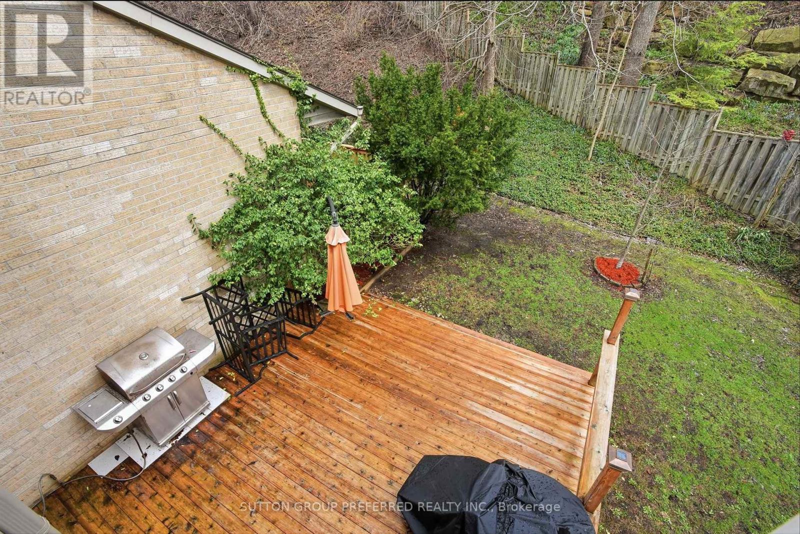 17 - 1500 Richmond Street Property Photo 21