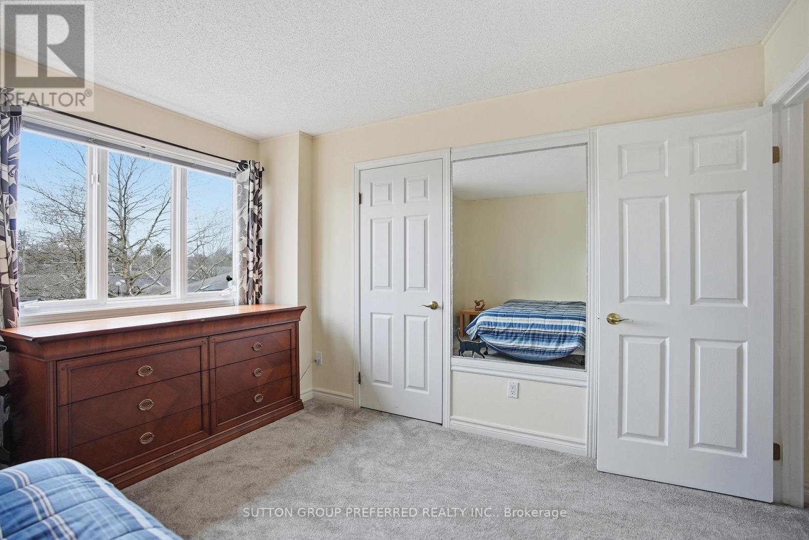 17 - 1500 Richmond Street Property Photo 26