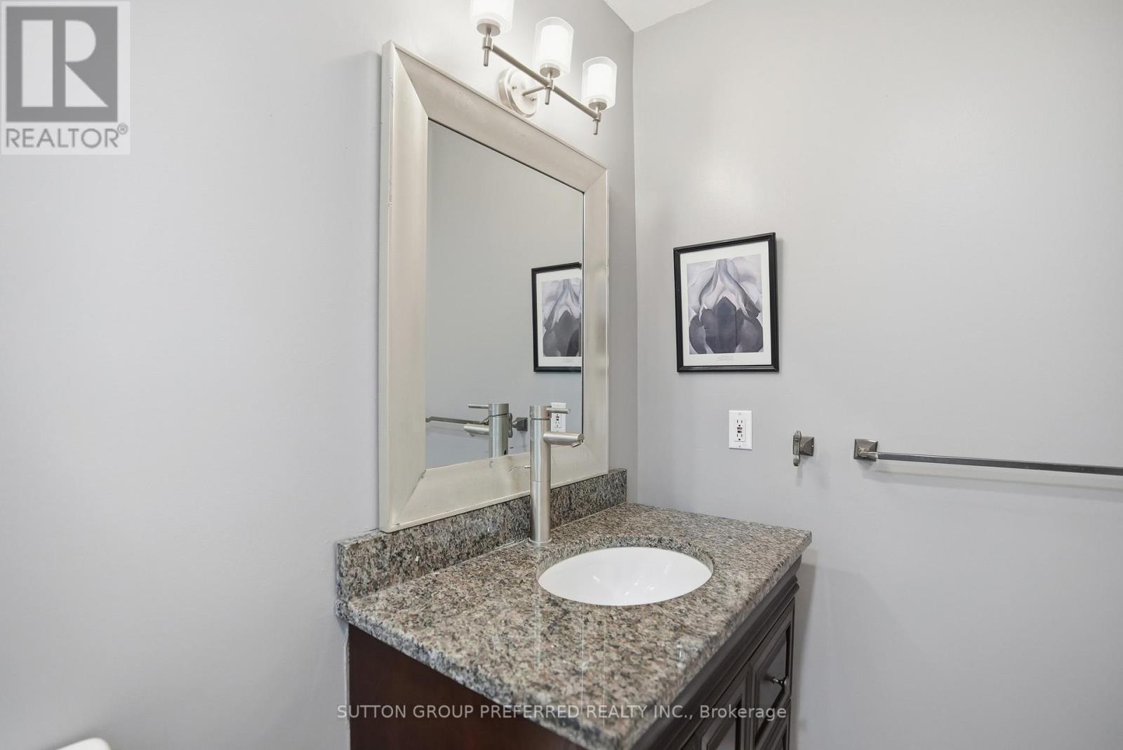17 - 1500 Richmond Street Property Photo 28