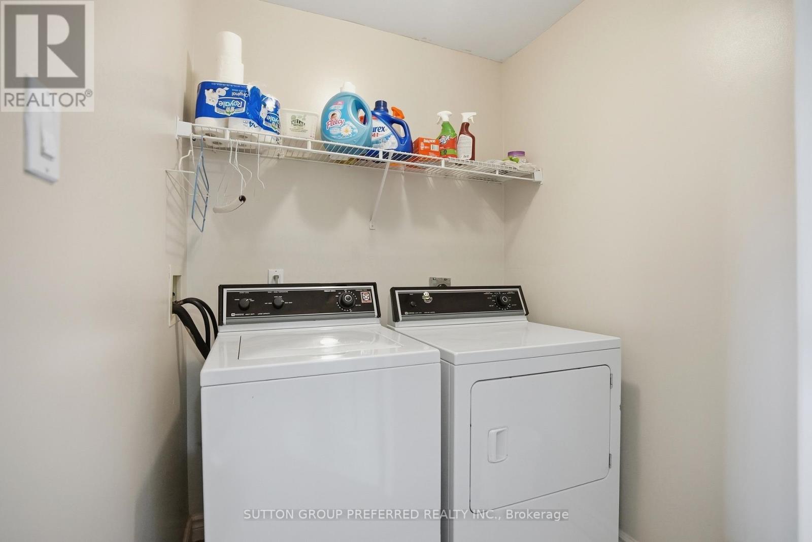 17 - 1500 Richmond Street Property Photo 31