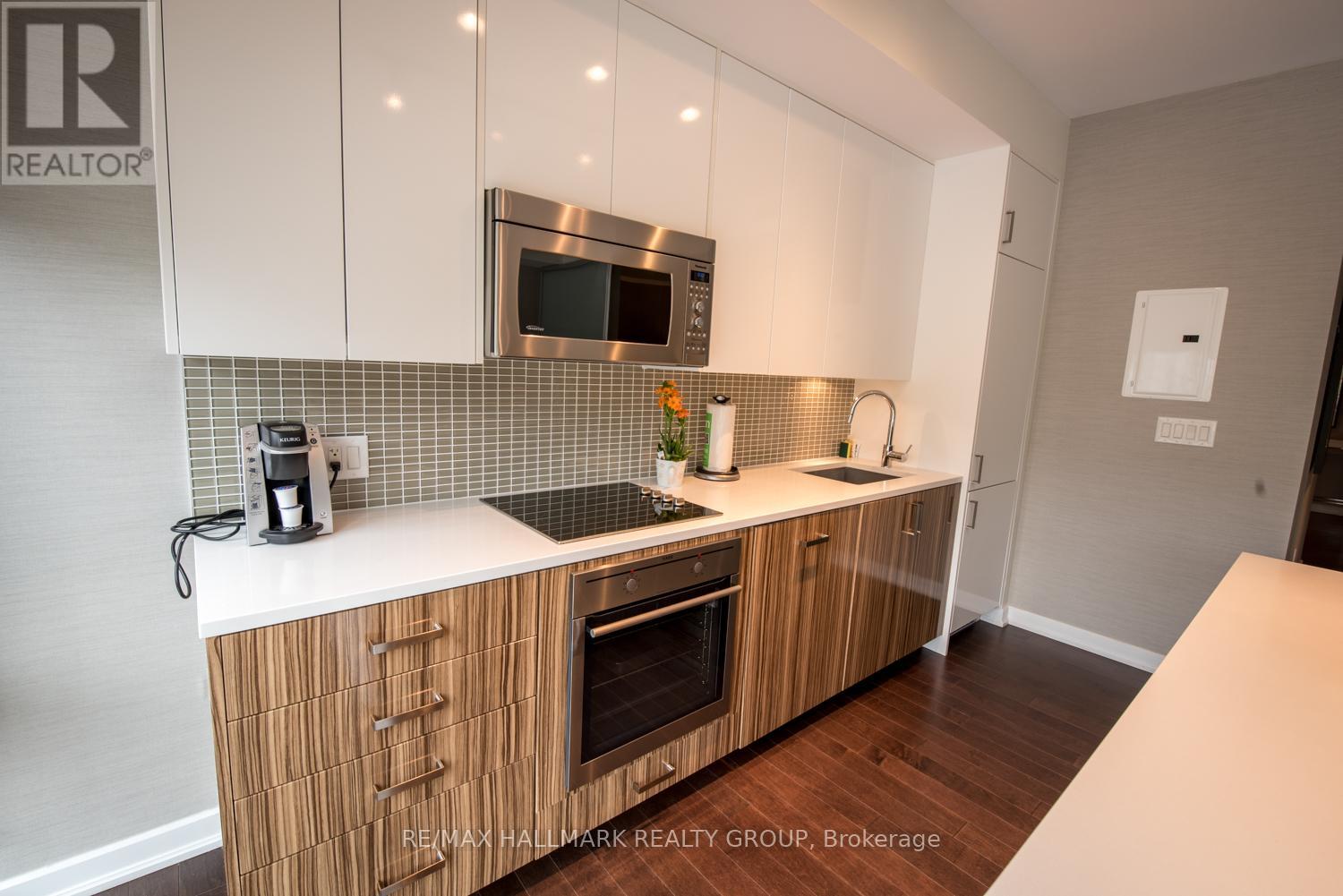 201 - 300 Lisgar Street Property Photo 10