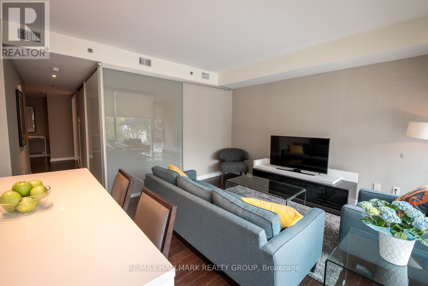 201 - 300 Lisgar Street Property Photo 11