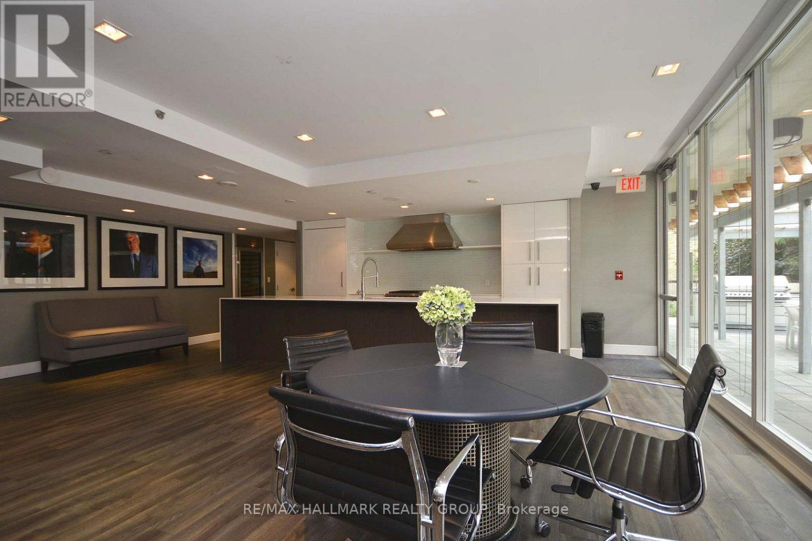 201 - 300 Lisgar Street Property Photo 22