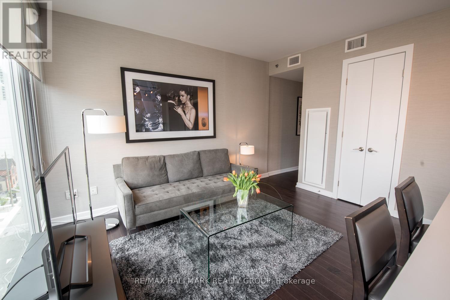 1111 - 300 Lisgar Street Property Photo 8