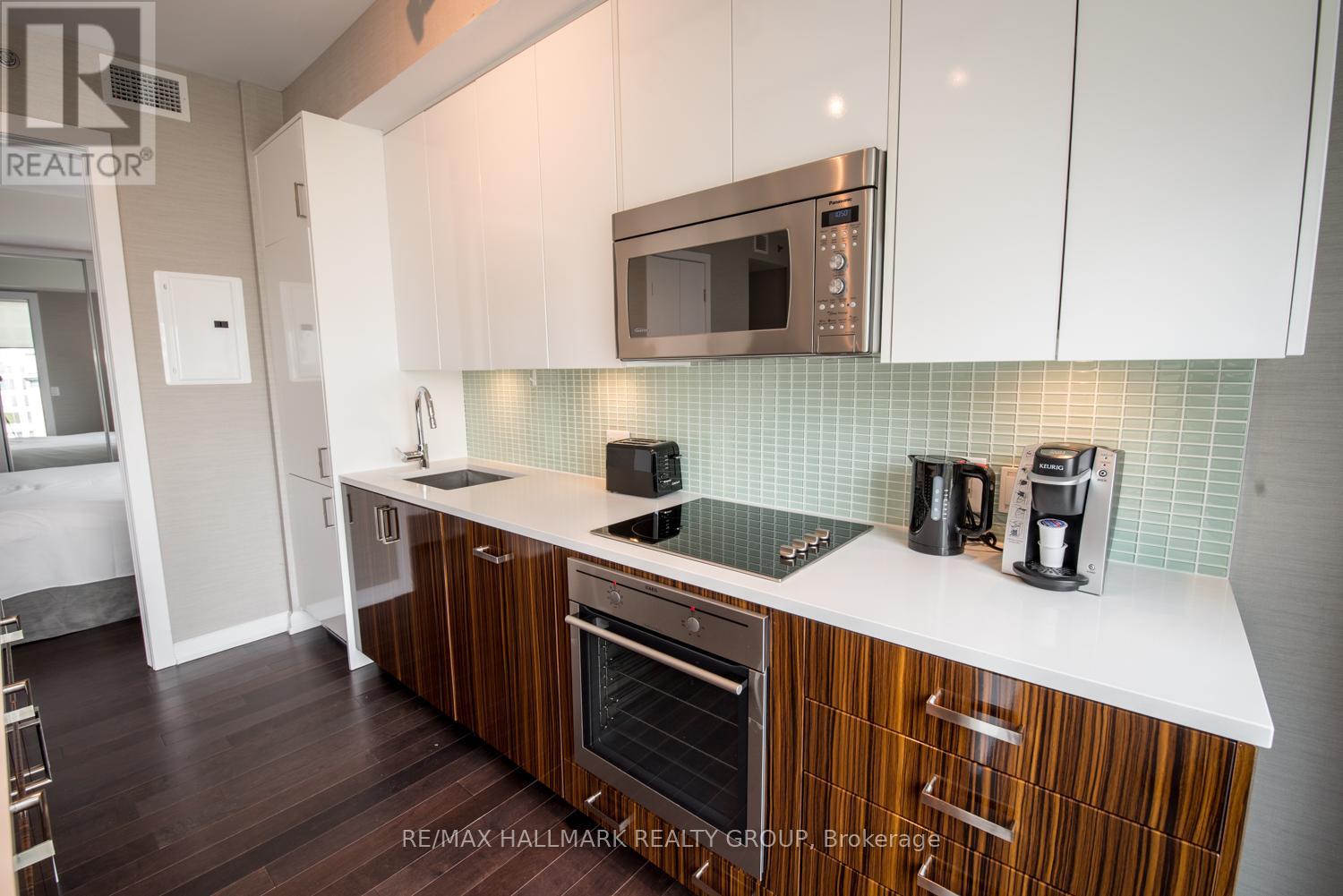 1111 - 300 Lisgar Street Property Photo 10