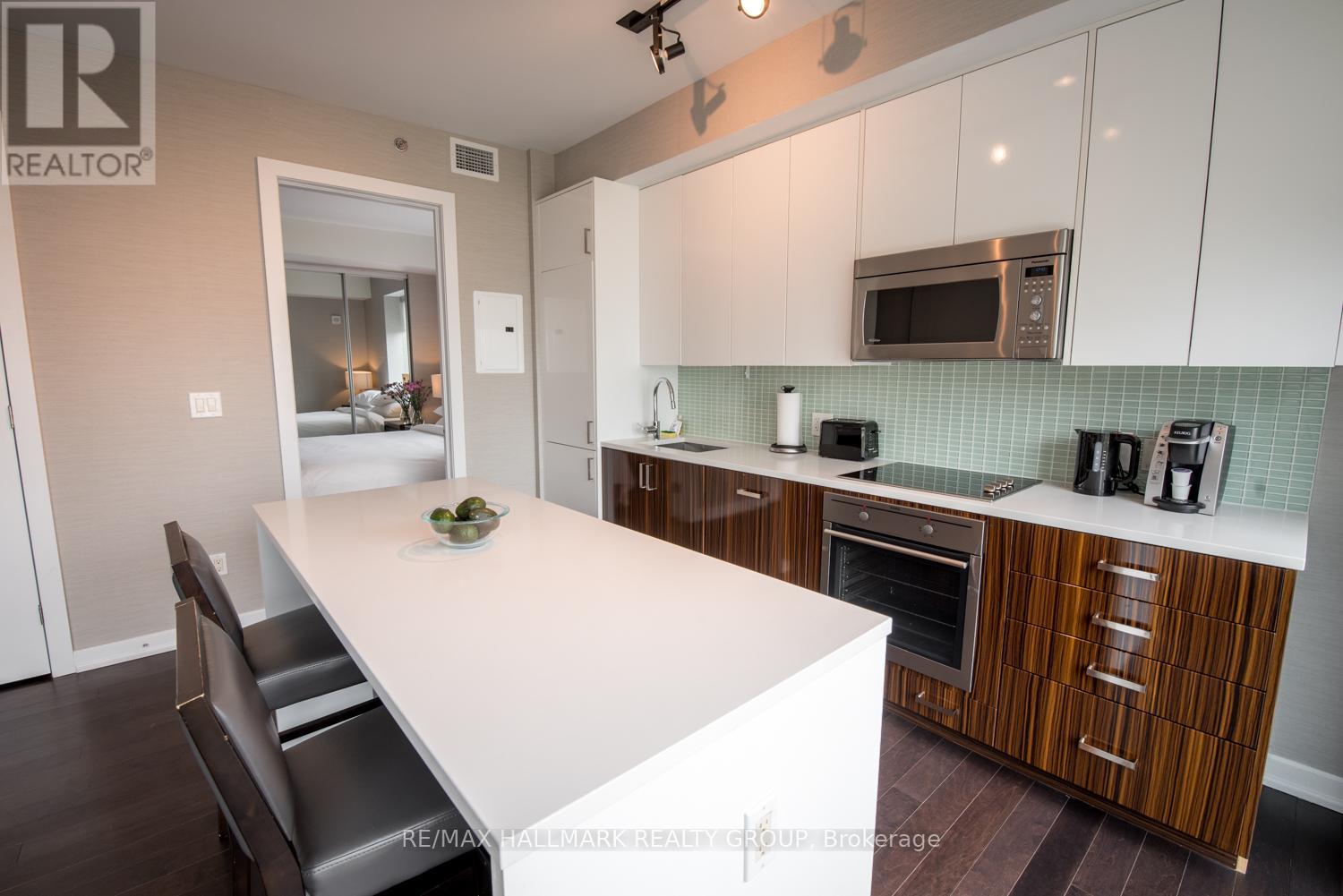 1111 - 300 Lisgar Street Property Photo 11