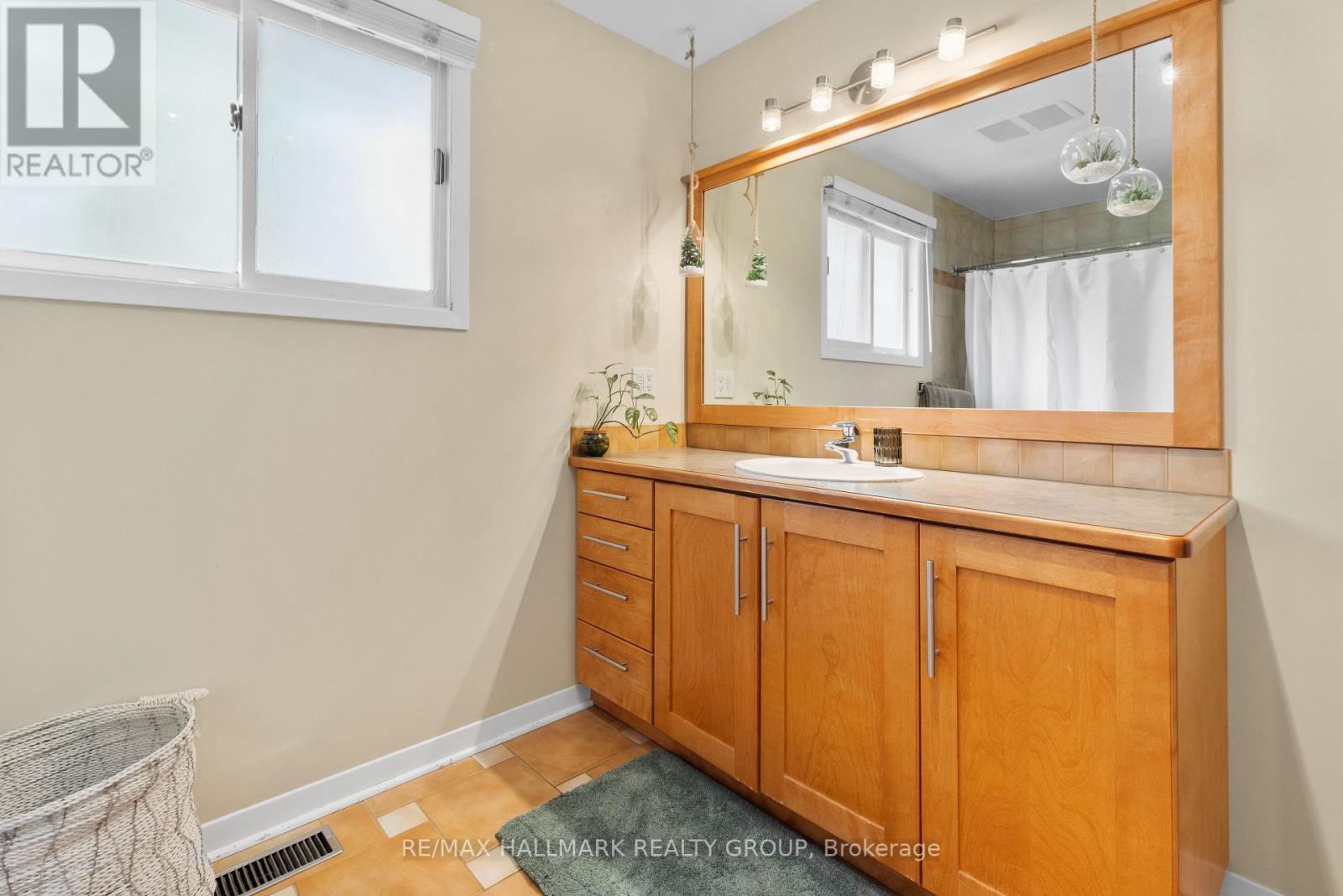 932 Dresden Crescent Property Photo 31