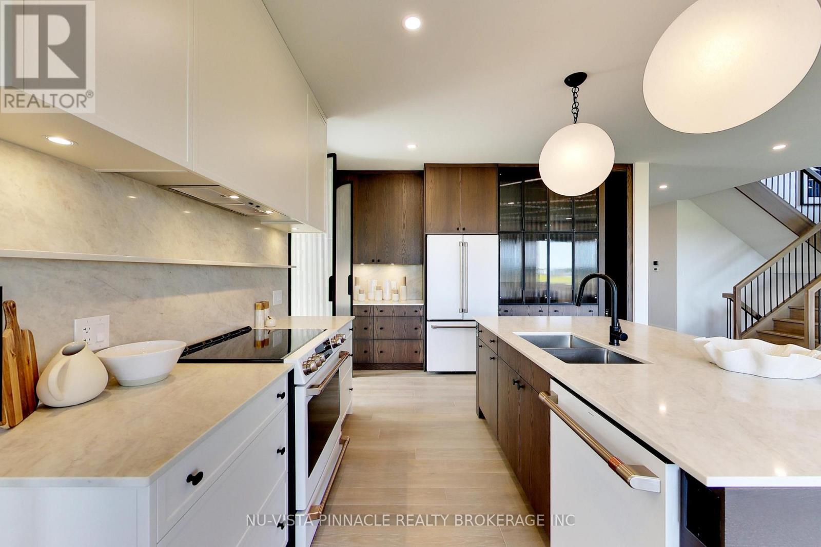 1643 Upper West Avenue Property Photo 8