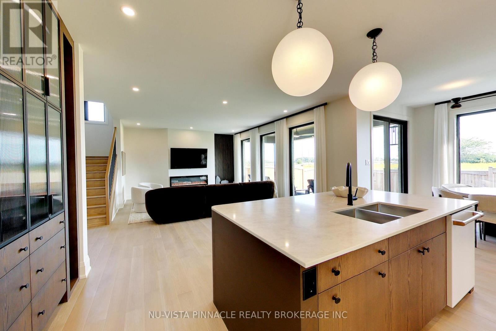 1643 Upper West Avenue Property Photo 10