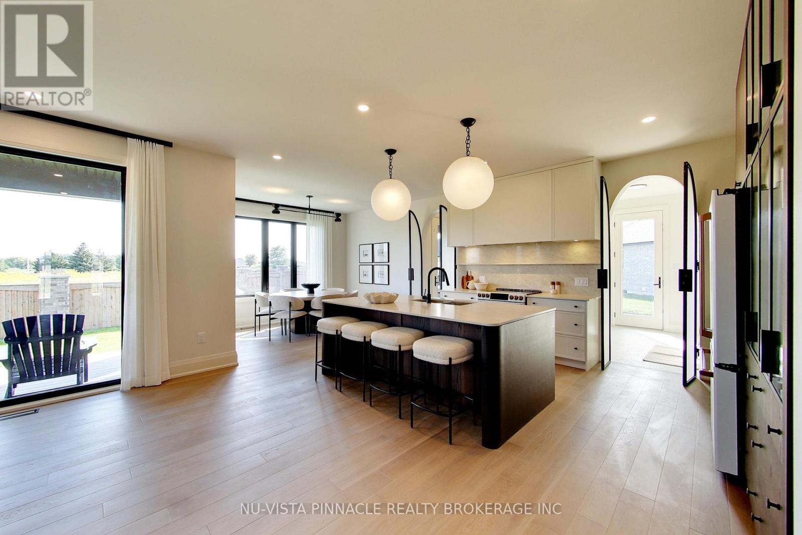 1643 Upper West Avenue Property Photo 11