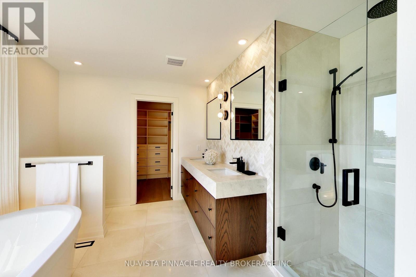 1643 Upper West Avenue Property Photo 21