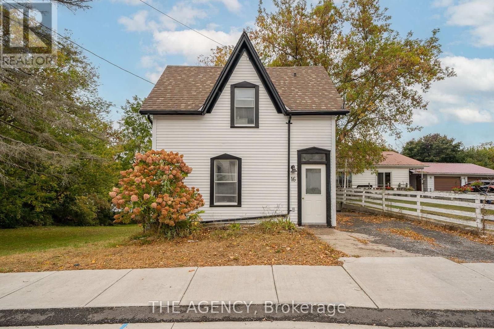 16 ELKS STREET Property Photo 1