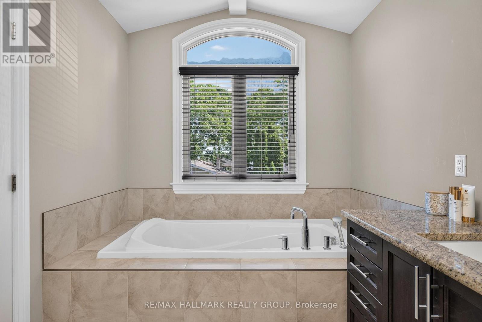 856 Norton Avenue Property Photo 19