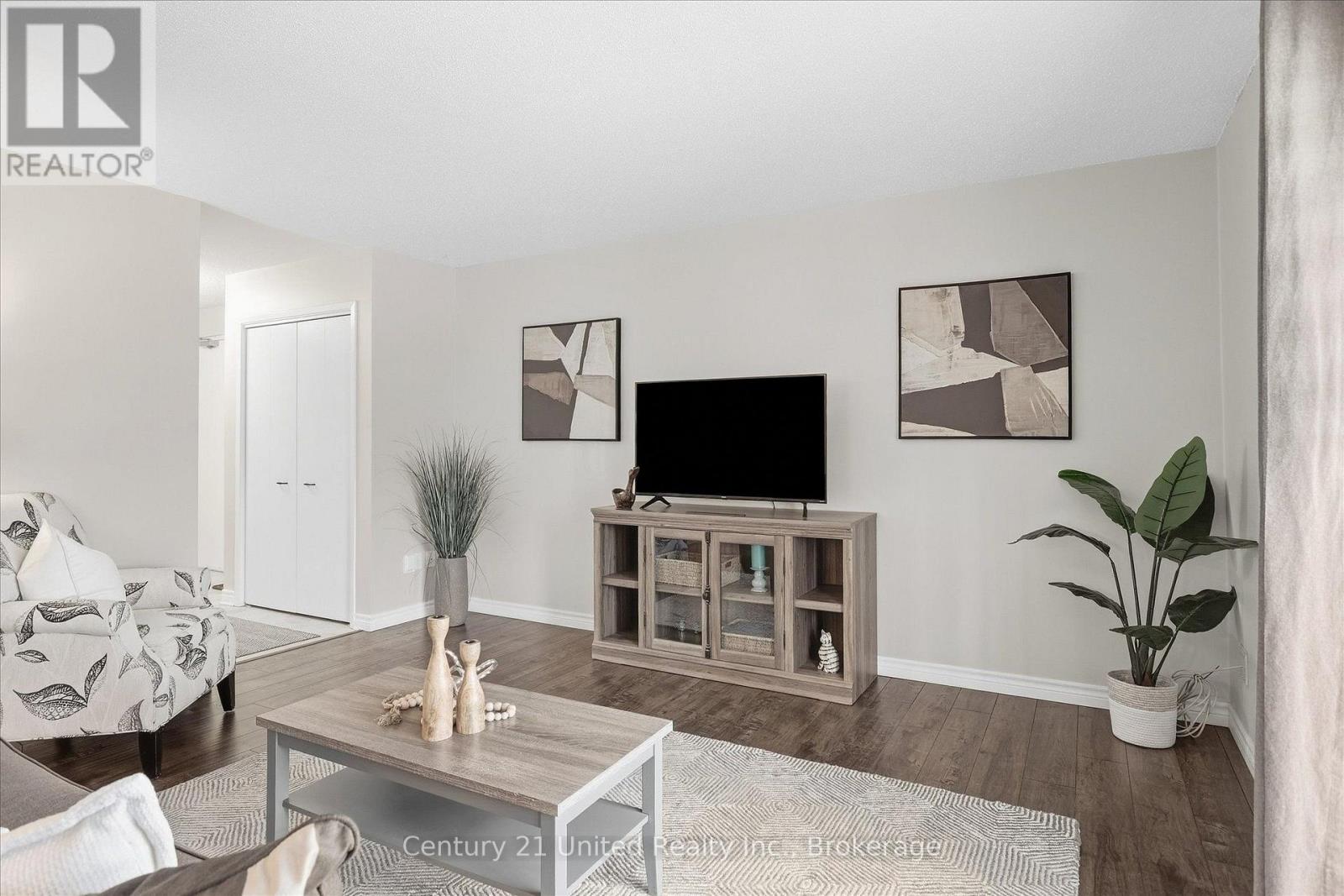 202 - 2406 Mountland Drive Property Photo 14