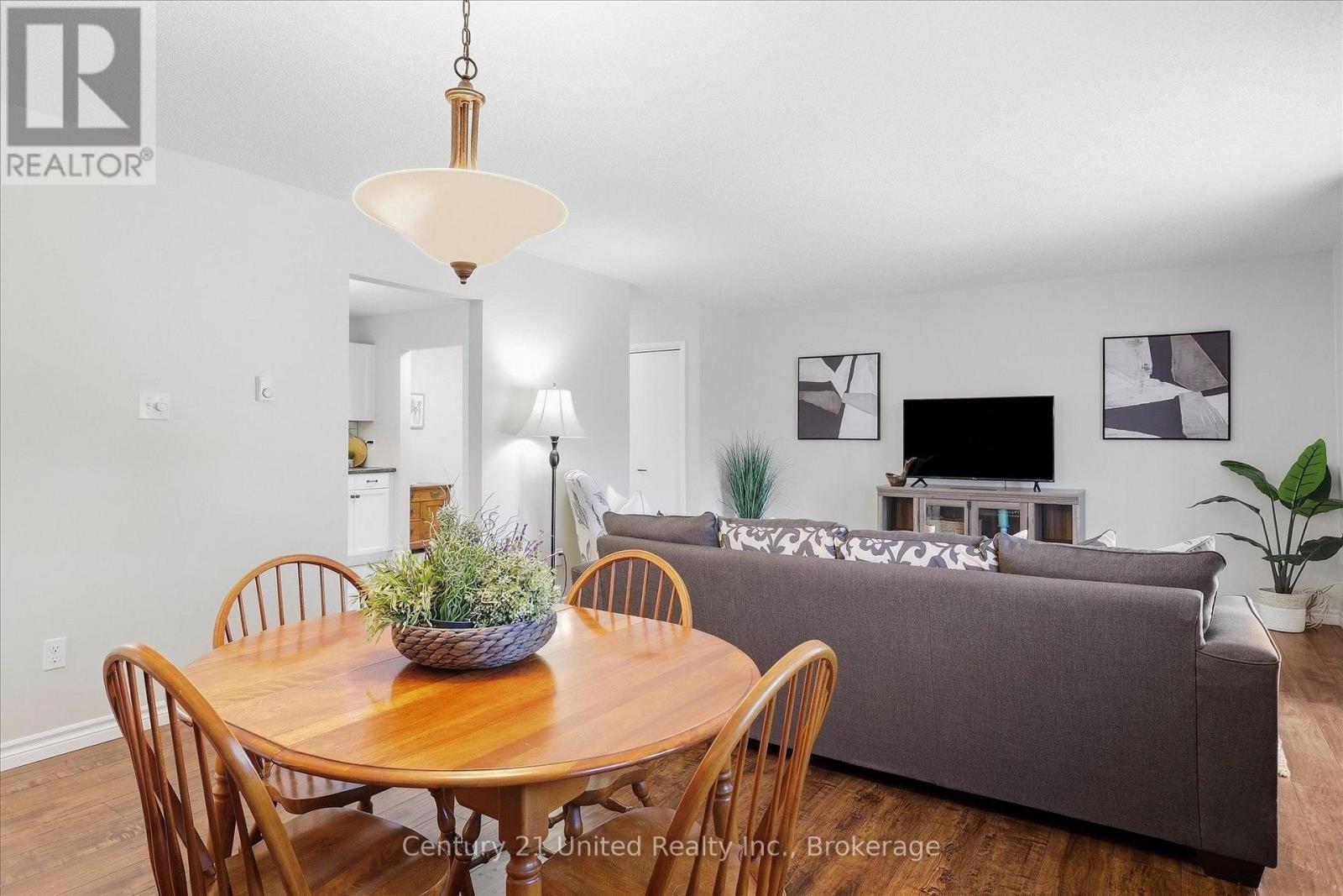 202 - 2406 Mountland Drive Property Photo 20
