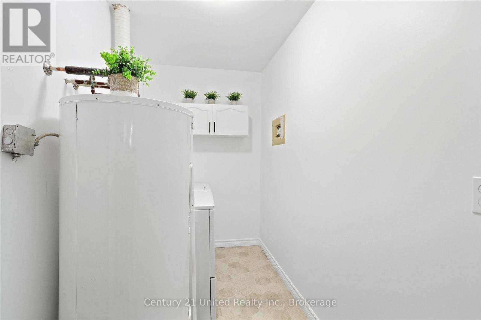 202 - 2406 Mountland Drive Property Photo 32