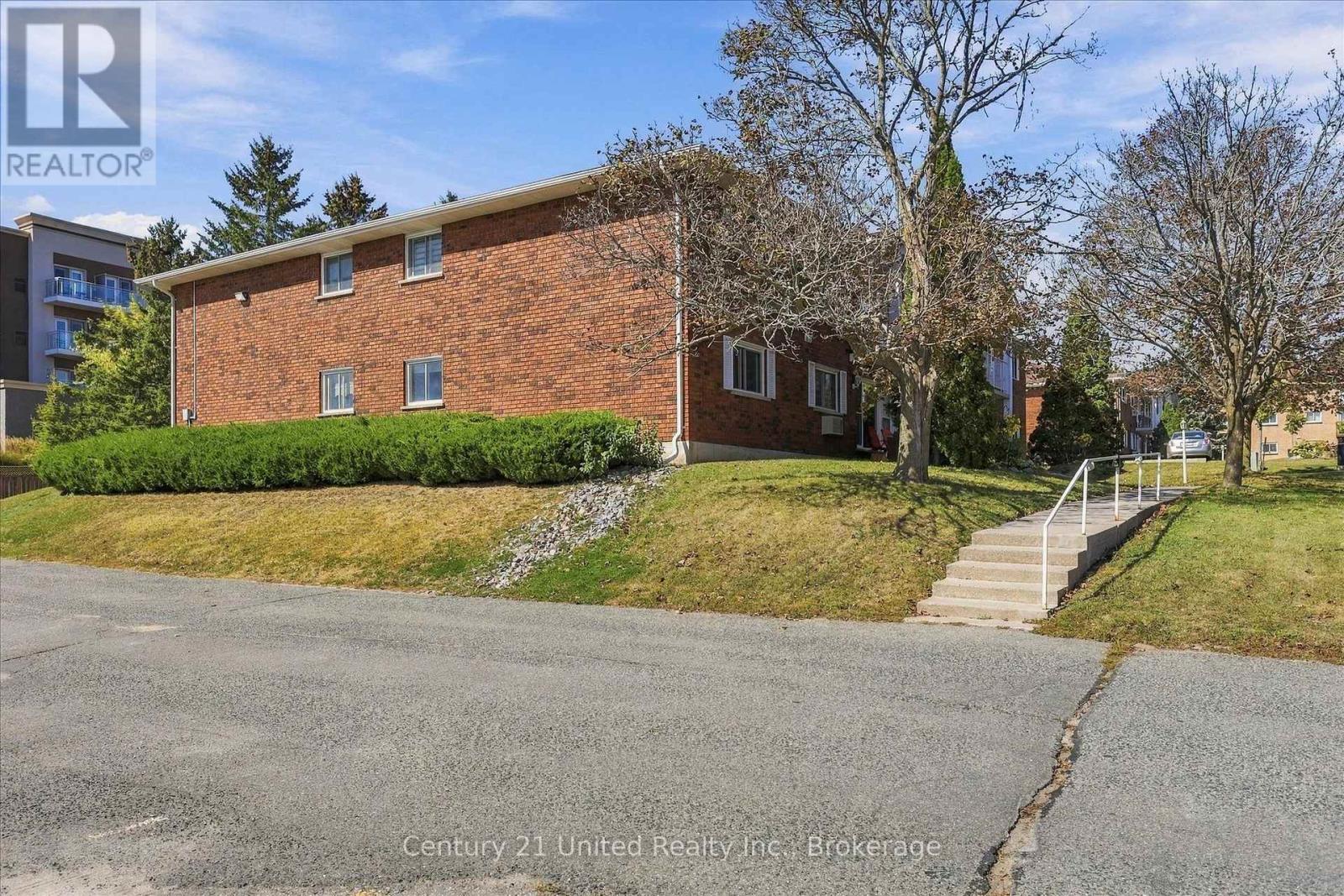 202 - 2406 Mountland Drive Property Photo 38