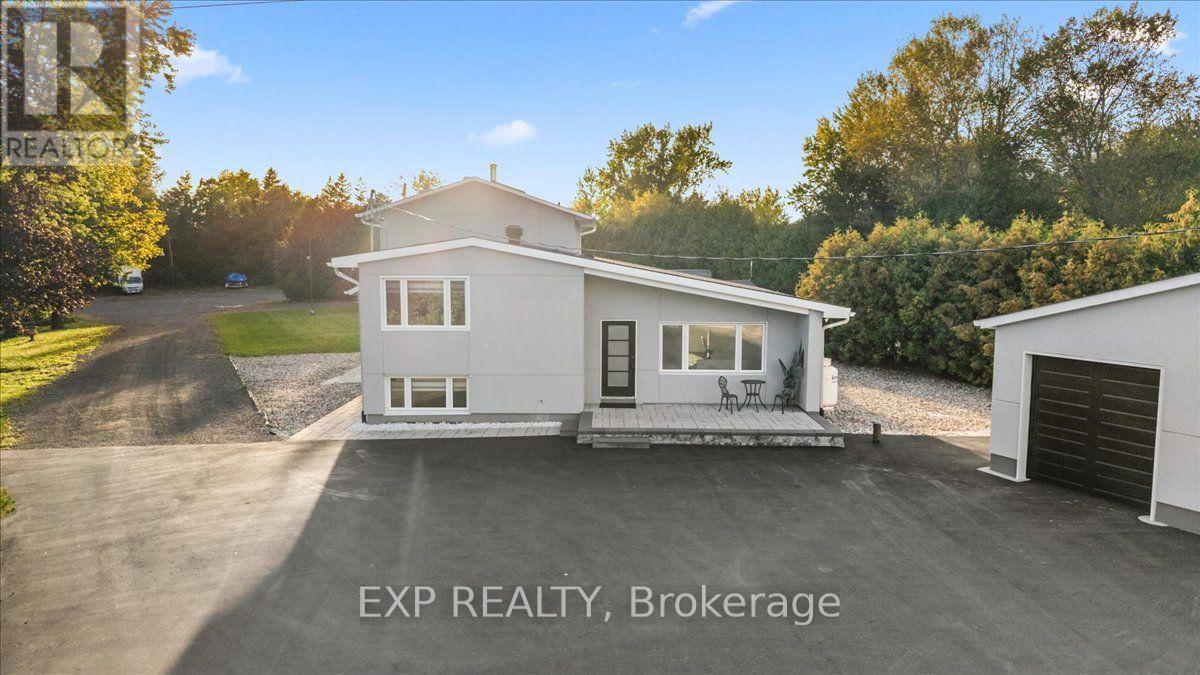 2940 Prince Of Wales Drive Property Photo 1