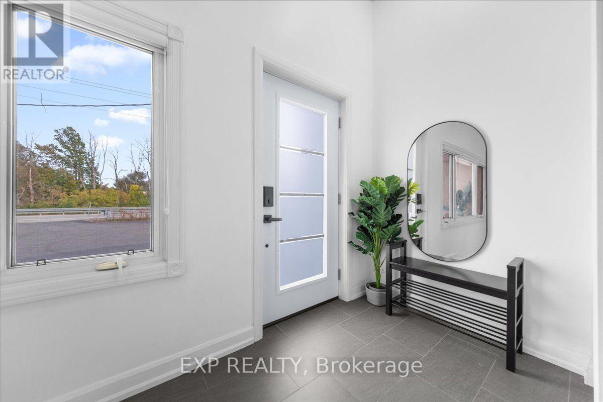 2940 Prince Of Wales Drive Property Photo 2