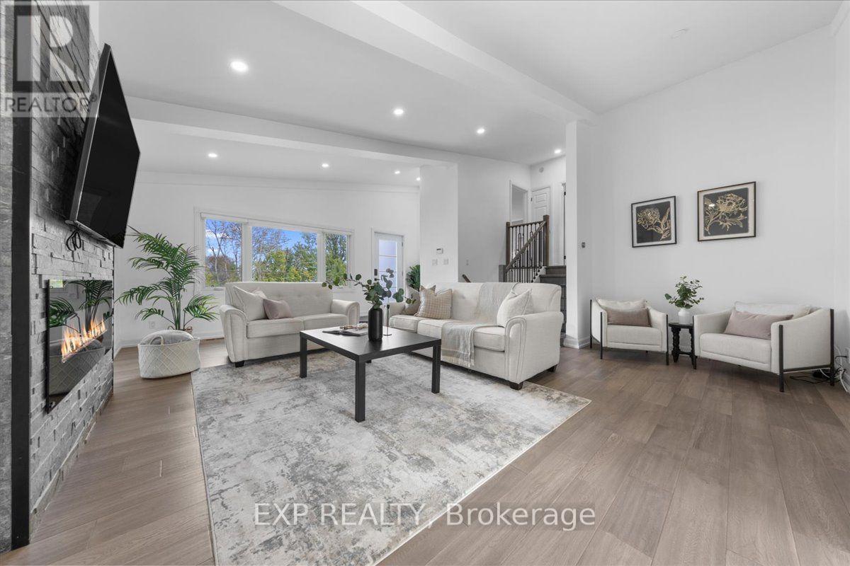 2940 Prince Of Wales Drive Property Photo 5