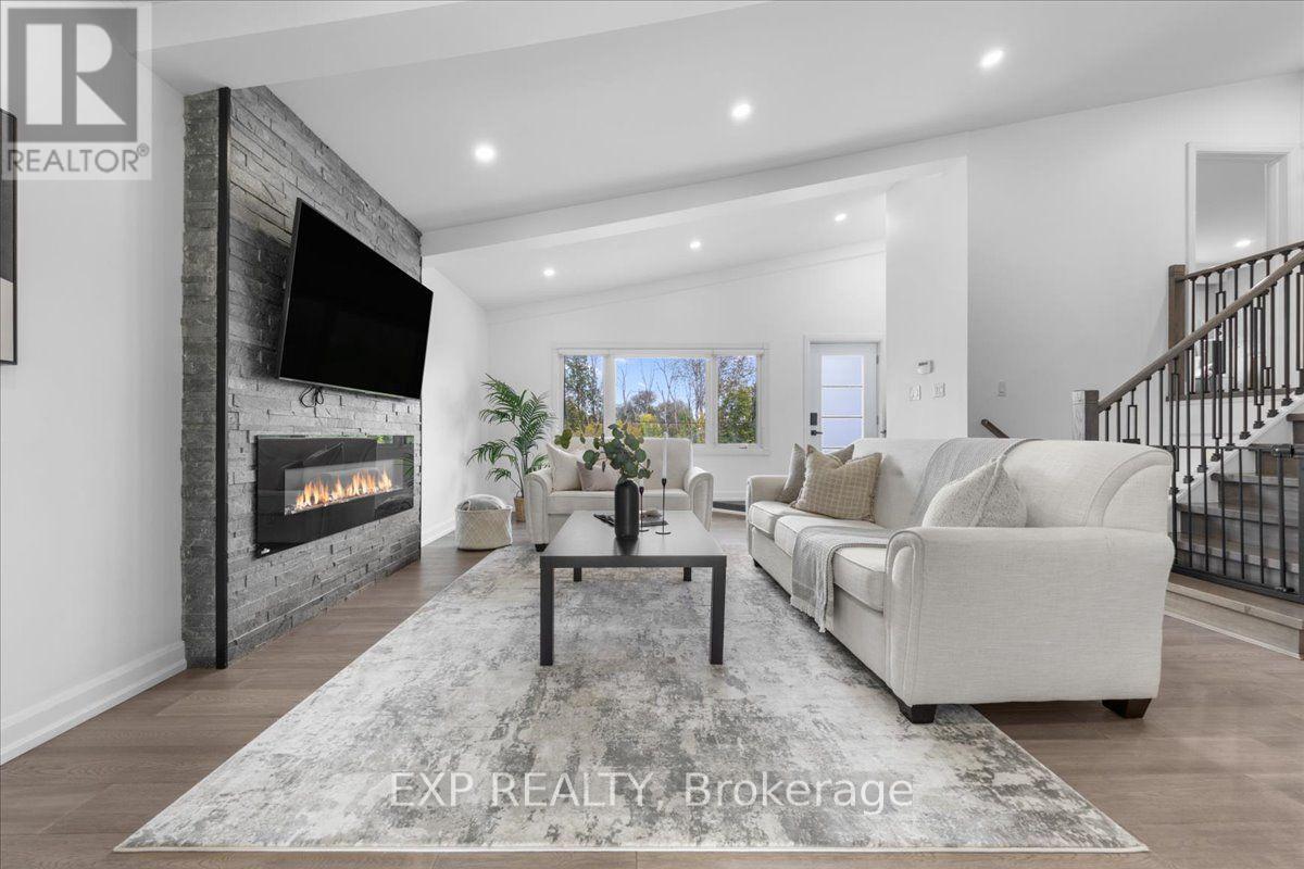 2940 Prince Of Wales Drive Property Photo 6