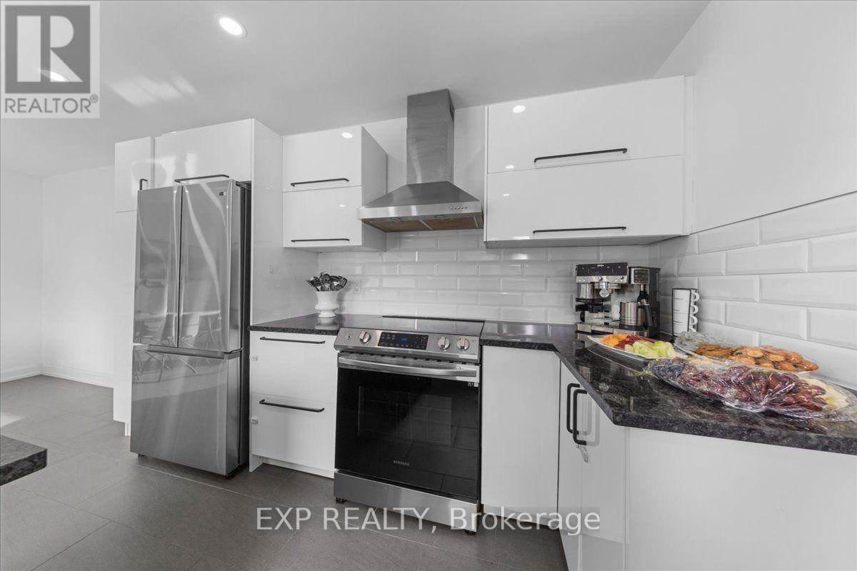 2940 Prince Of Wales Drive Property Photo 11
