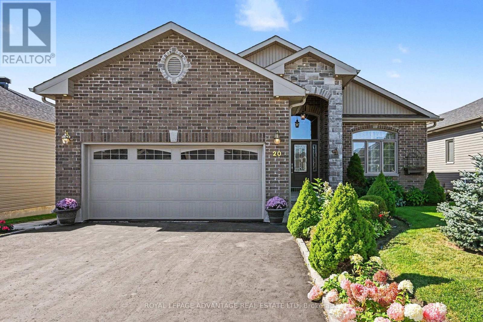 20 Senators Gate Property Photo 1