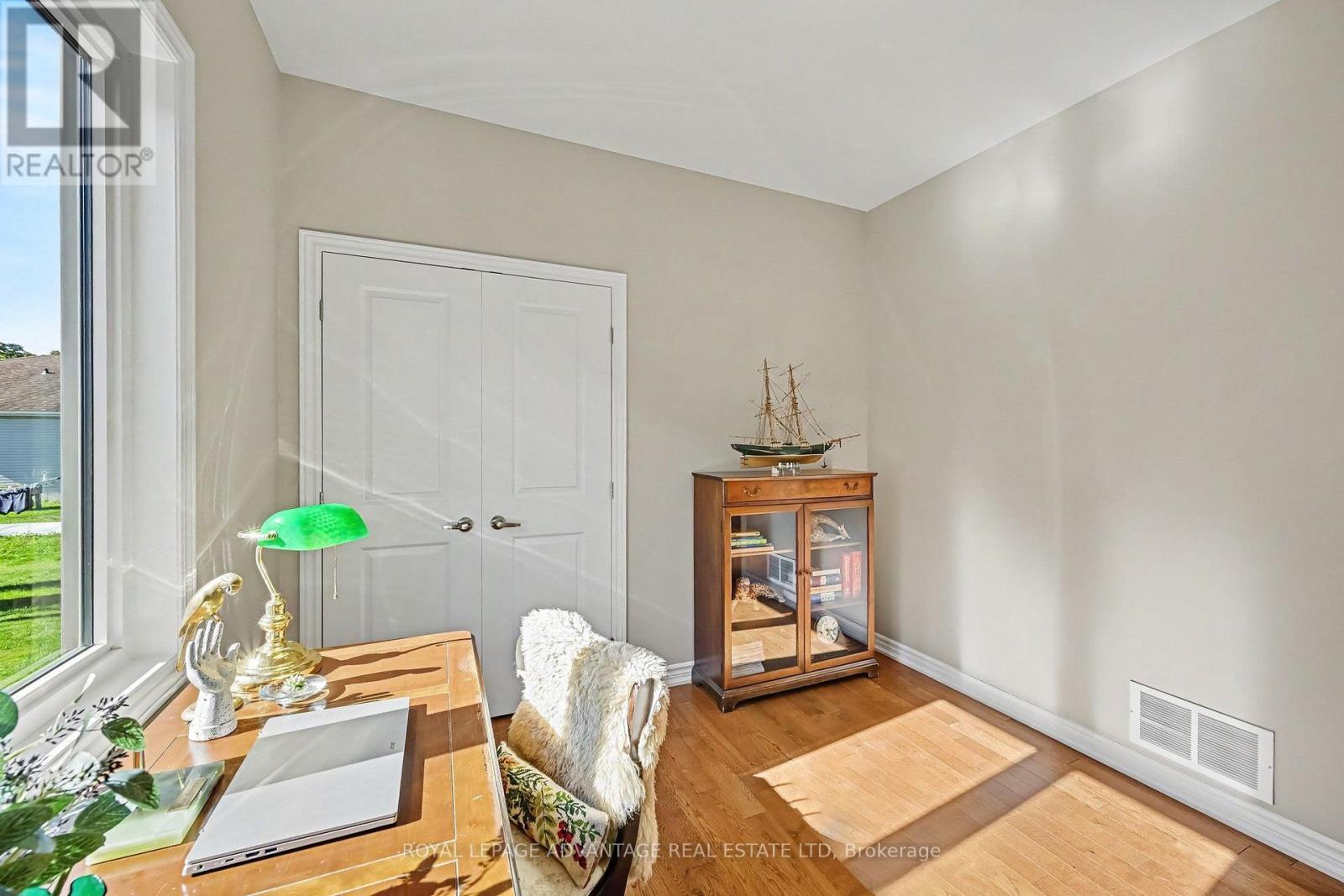 20 Senators Gate Property Photo 23