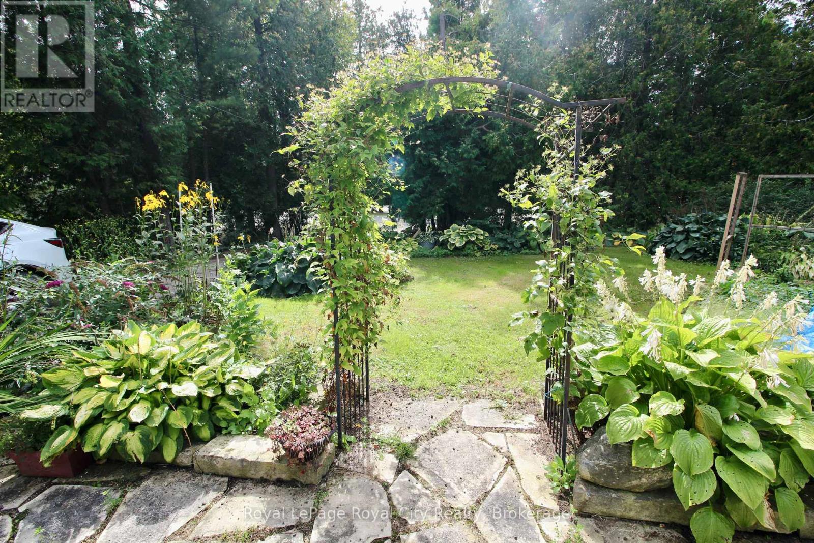 8 Brock Street Property Photo 6