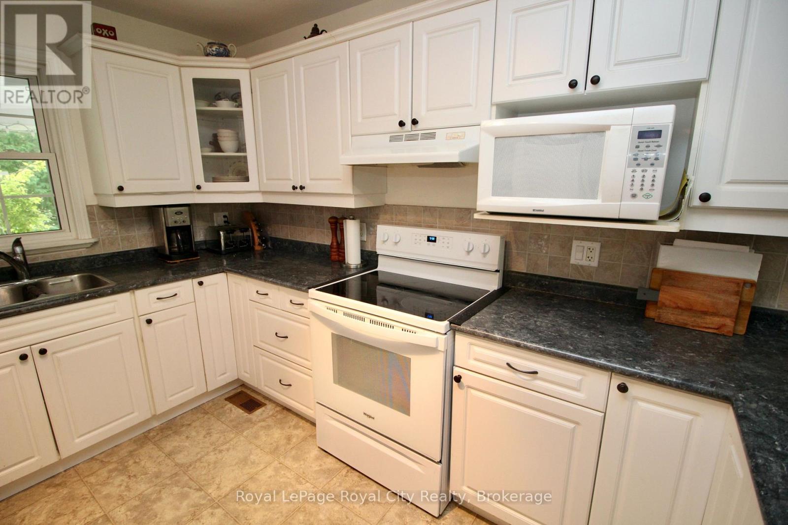 8 Brock Street Property Photo 13