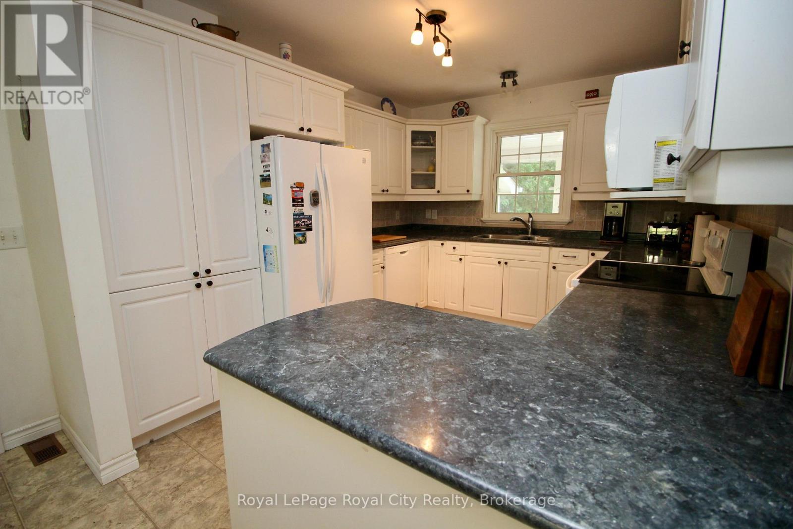 8 Brock Street Property Photo 14