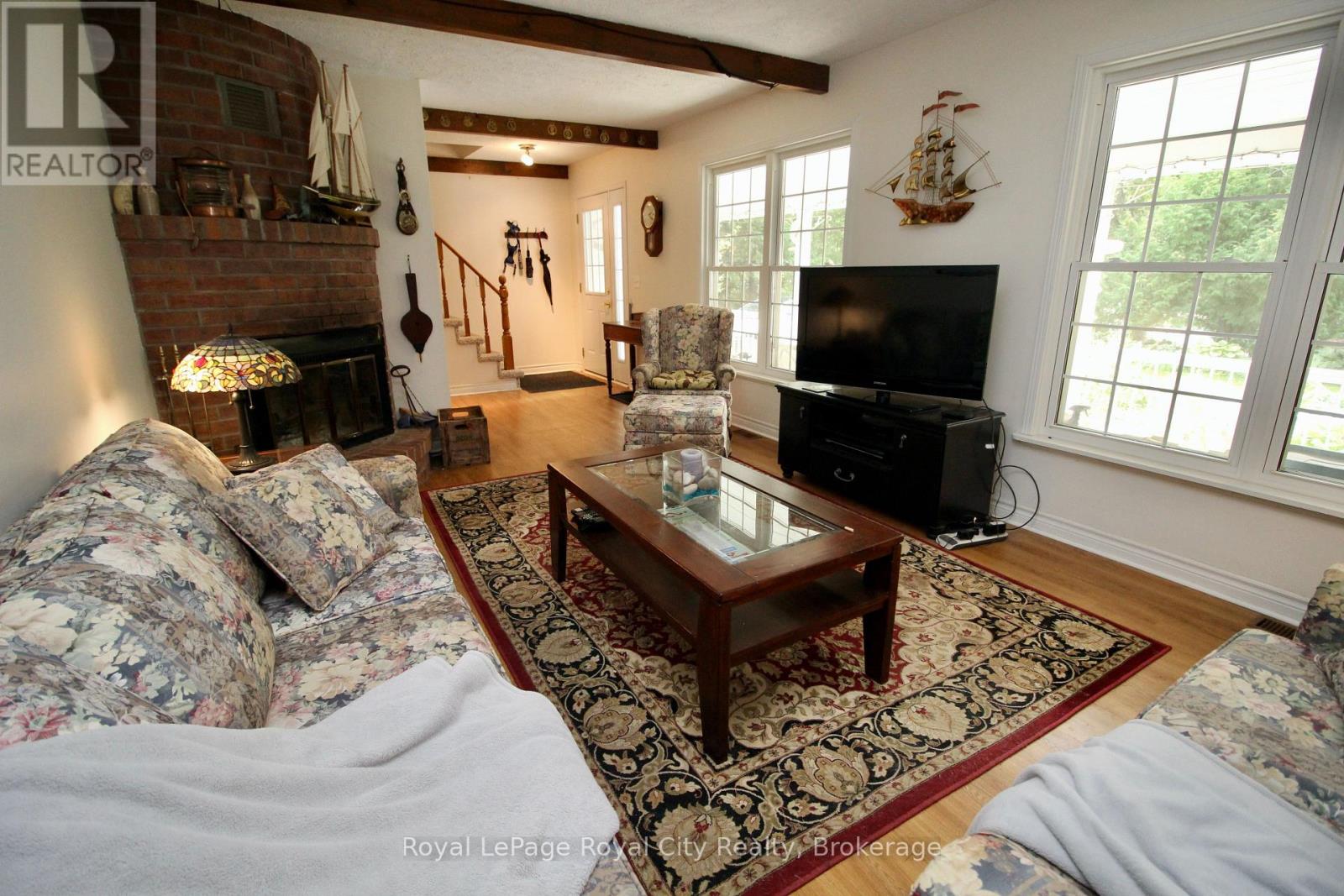 8 Brock Street Property Photo 18
