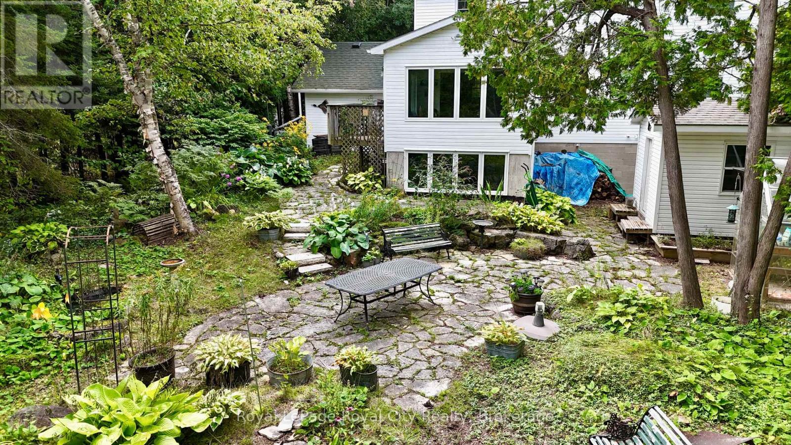 8 Brock Street Property Photo 42