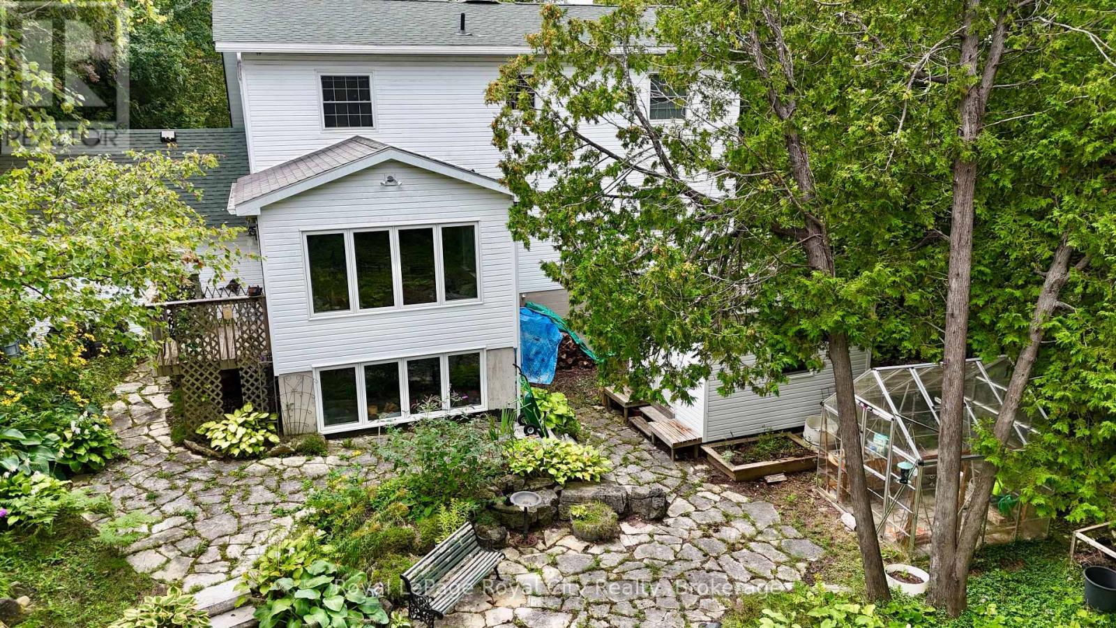 8 Brock Street Property Photo 43
