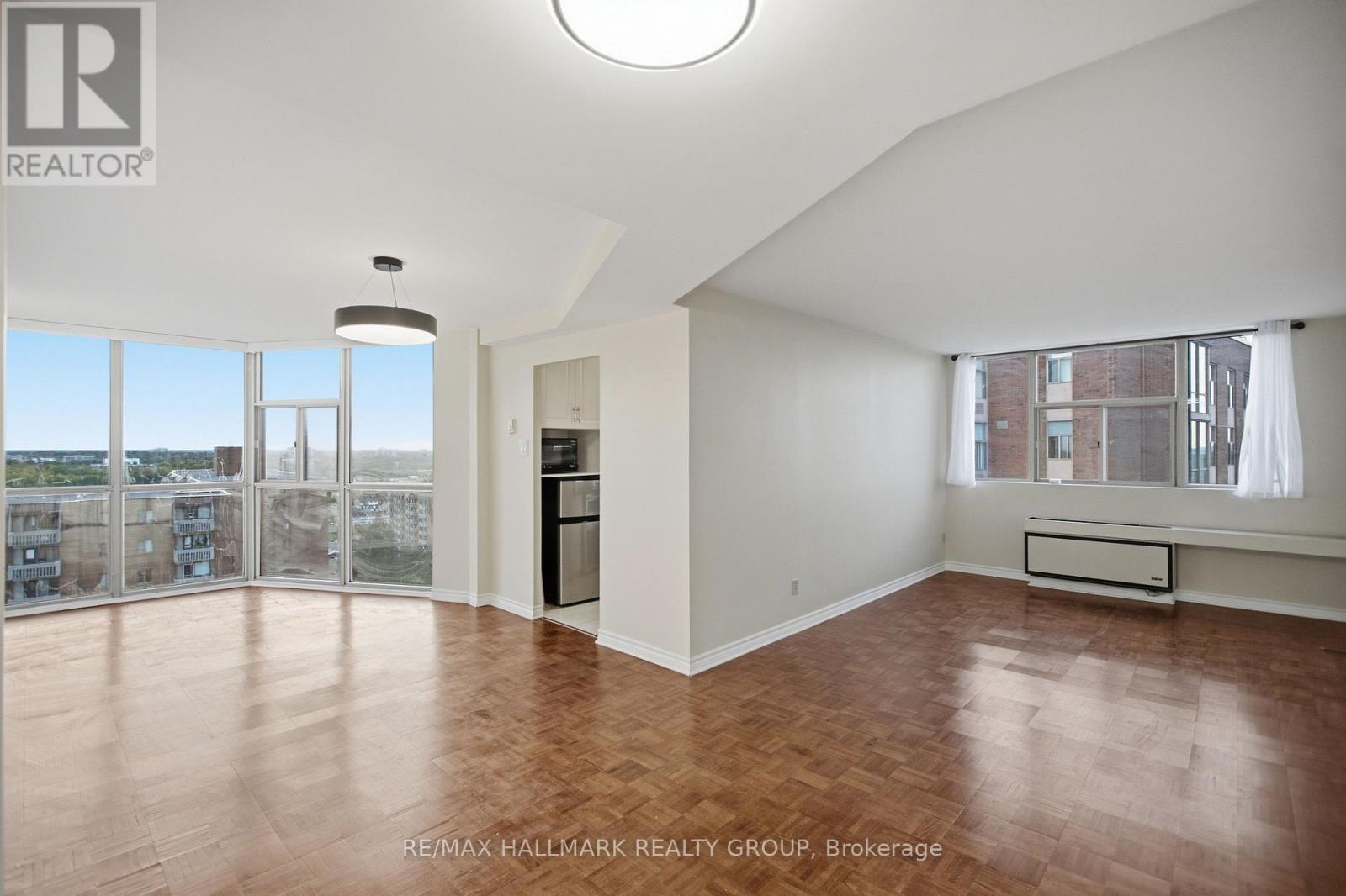 1710 - 2760 Carousel Crescent Property Photo 5