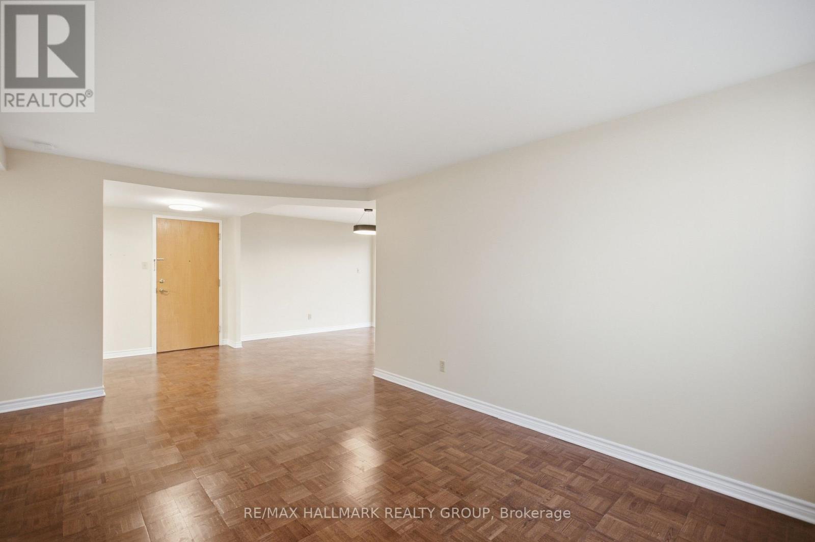 1710 - 2760 Carousel Crescent Property Photo 8
