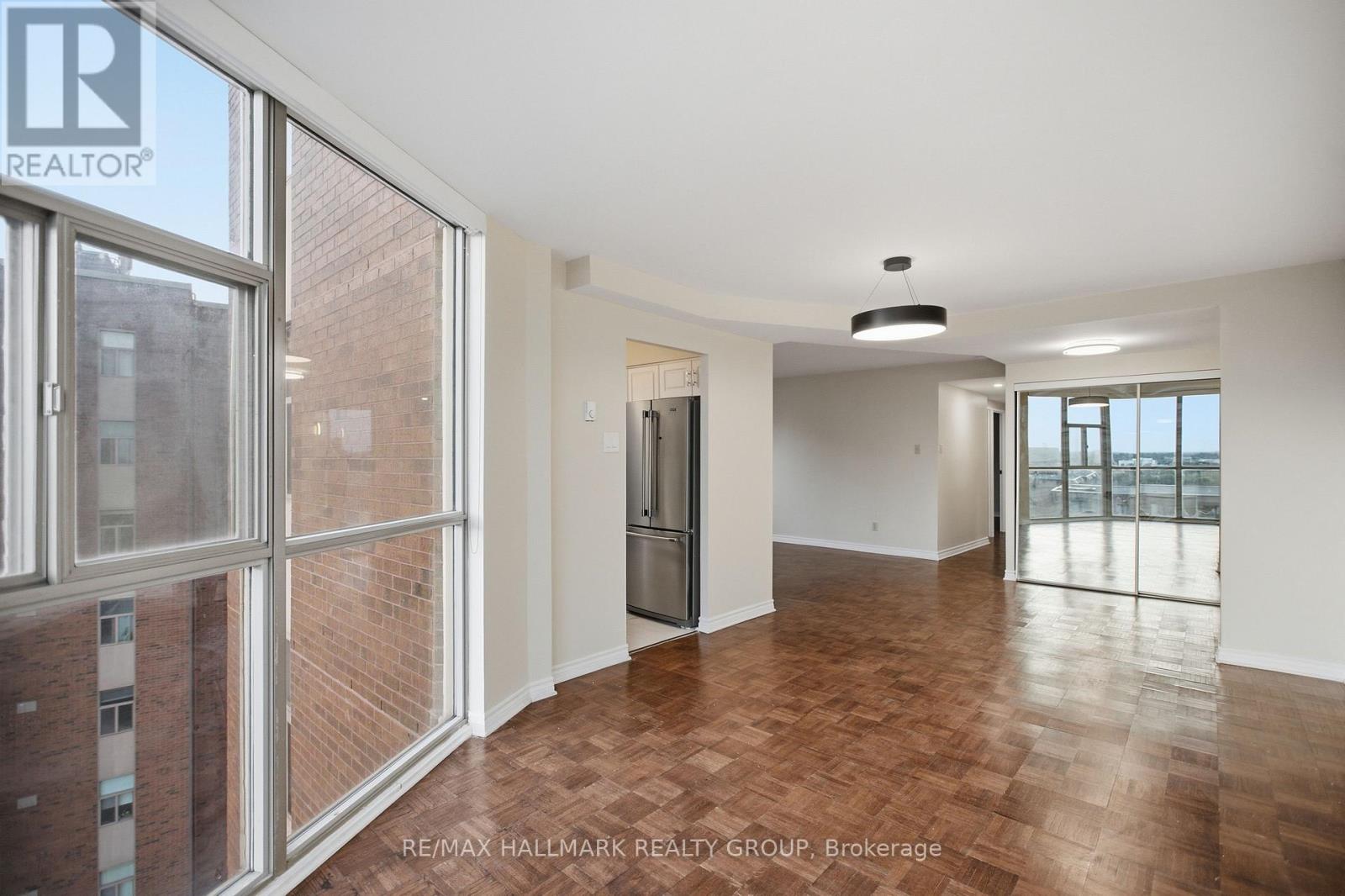 1710 - 2760 Carousel Crescent Property Photo 10