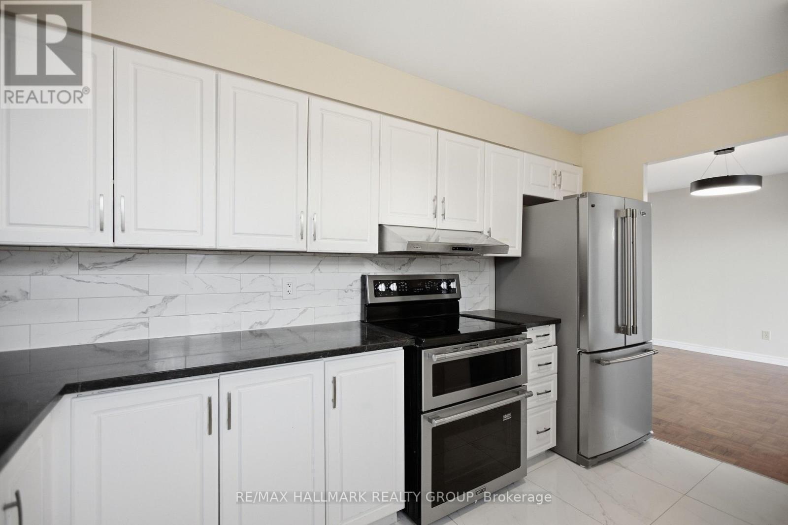 1710 - 2760 Carousel Crescent Property Photo 14