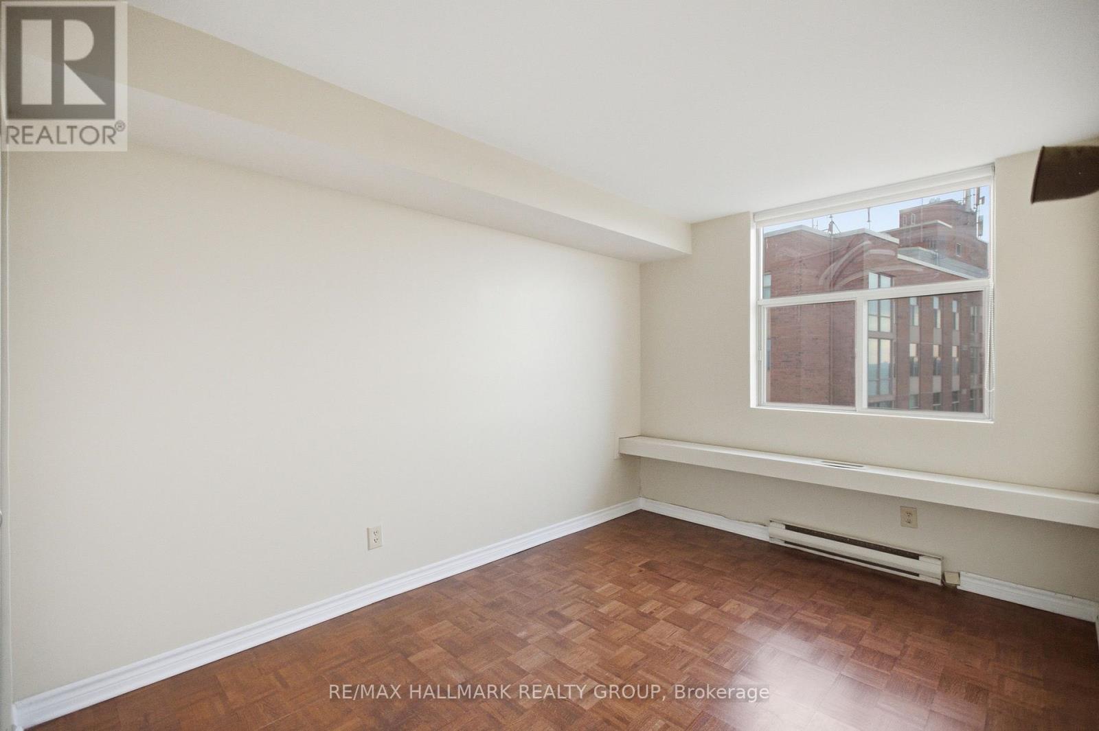 1710 - 2760 Carousel Crescent Property Photo 19