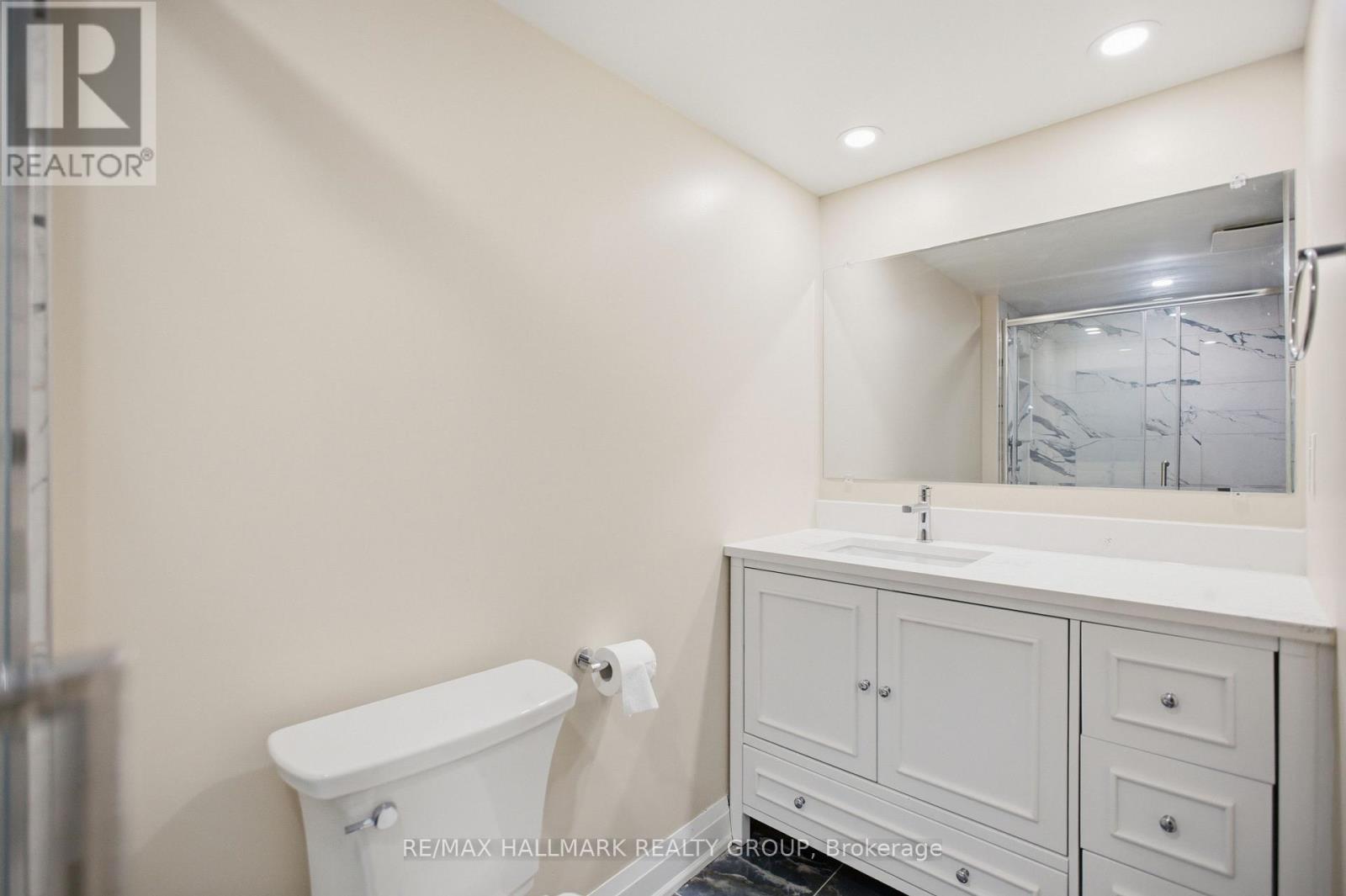 1710 - 2760 Carousel Crescent Property Photo 21