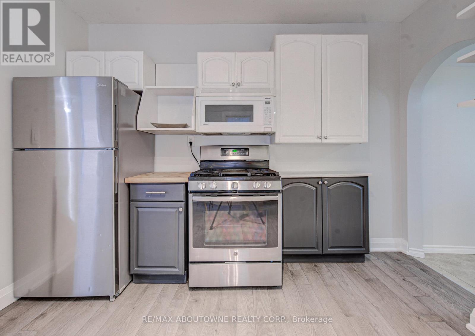 227 East 23rd Street Property Photo 8